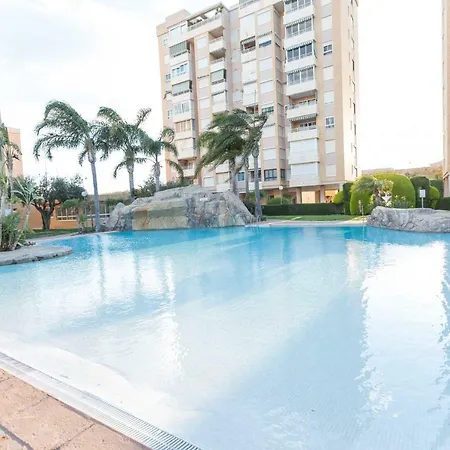 Nations With Pool Apartamento *