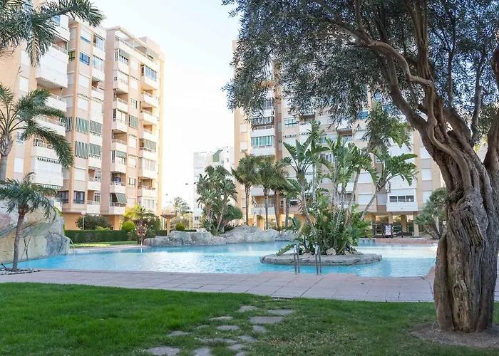 Nations With Pool 알리칸테